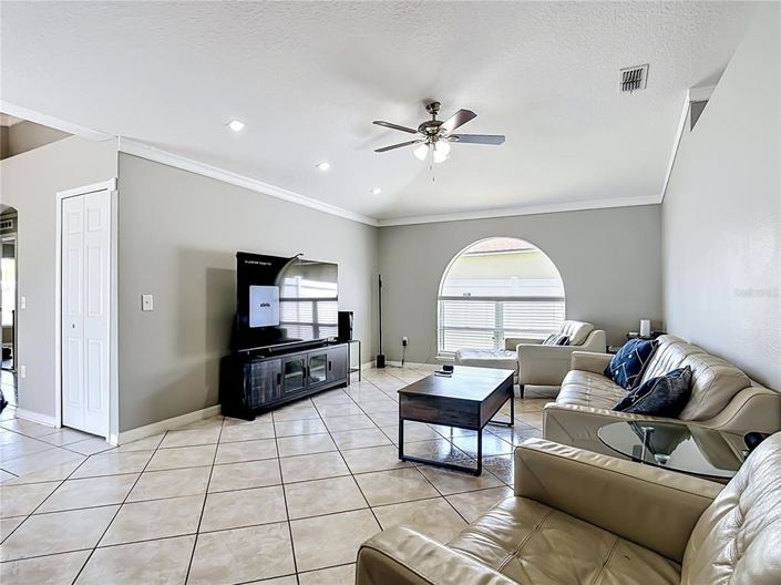 Image No.19-4 Bed House for sale