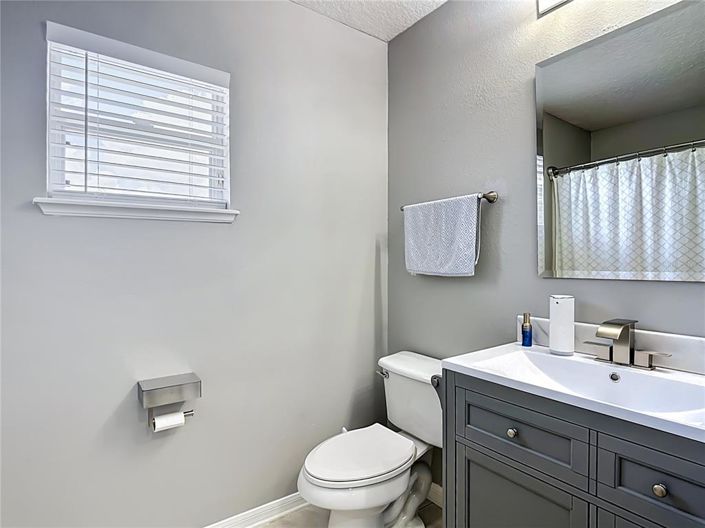 Image No.25-4 Bed House for sale