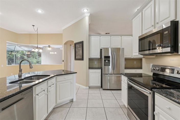 Image No.26-5 Bed House for sale