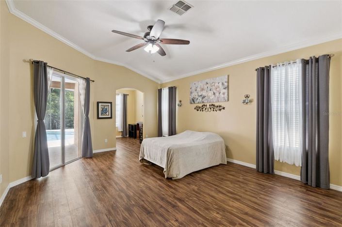 Image No.31-5 Bed House for sale