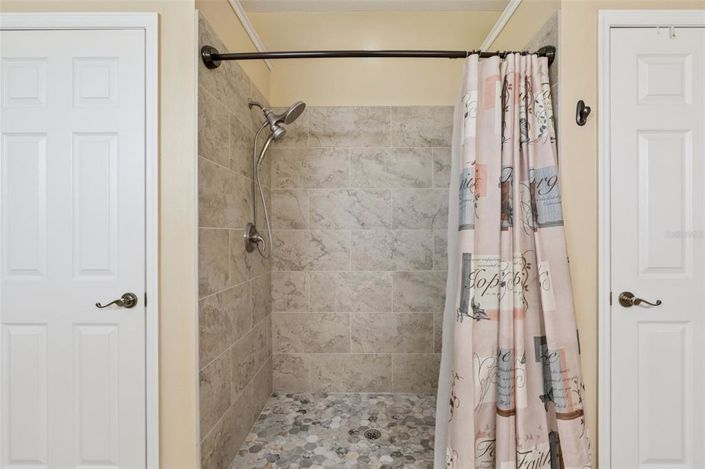 Image No.35-5 Bed House for sale