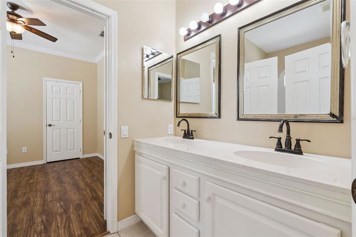 Image No.48-5 Bed House for sale