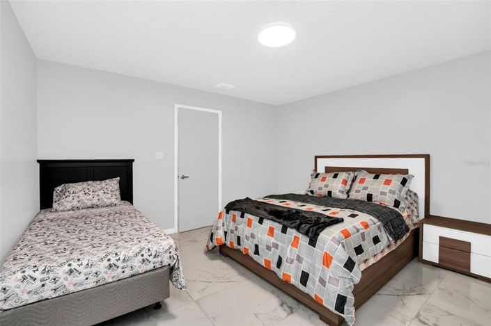Image No.18-2 Bed House for sale