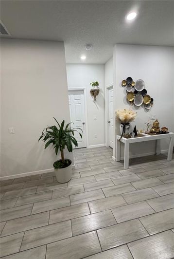 Image No.2-4 Bed House for sale