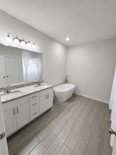 Image No.7-4 Bed House for sale