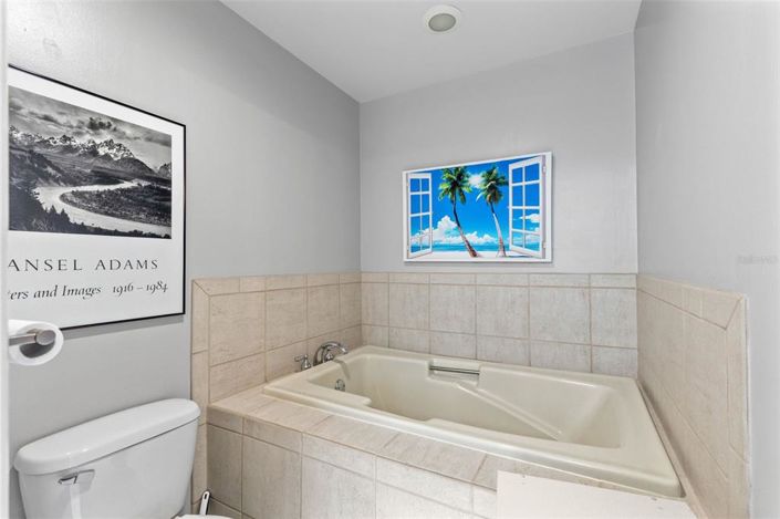 Image No.18-4 Bed House for sale