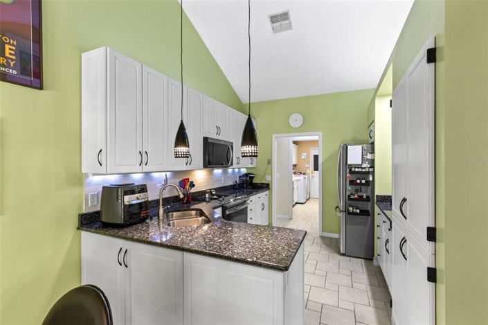 Image No.27-4 Bed House for sale