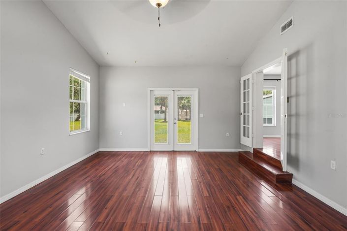 Image No.22-4 Bed House for sale