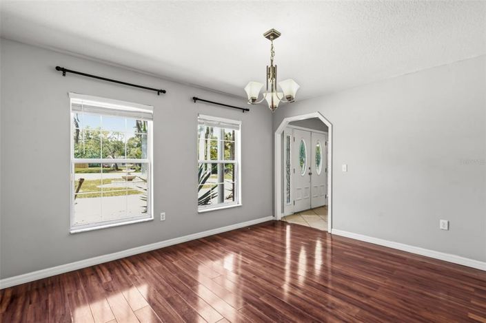 Image No.27-4 Bed House for sale