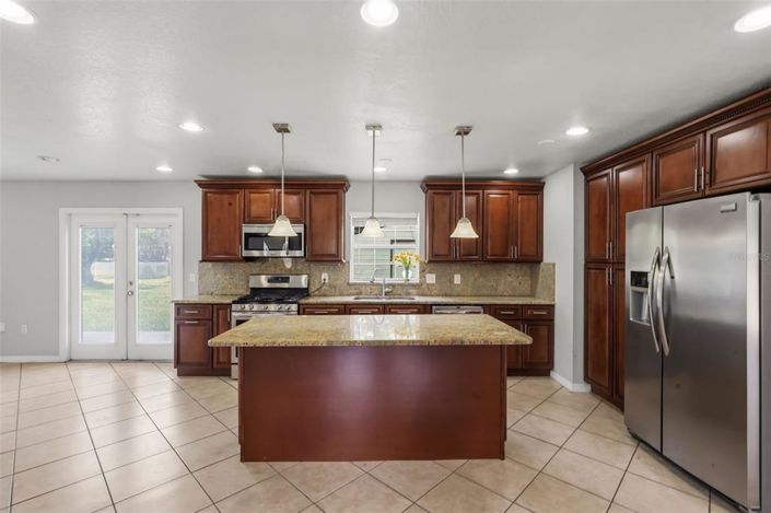 Image No.6-4 Bed House for sale