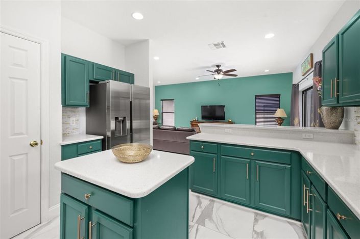 Image No.16-6 Bed House for sale