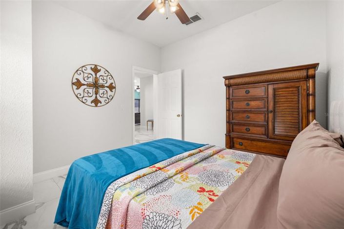 Image No.27-6 Bed House for sale