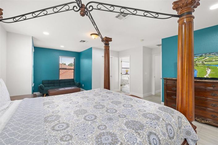 Image No.35-6 Bed House for sale