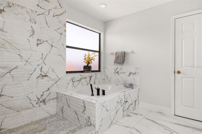 Image No.37-6 Bed House for sale
