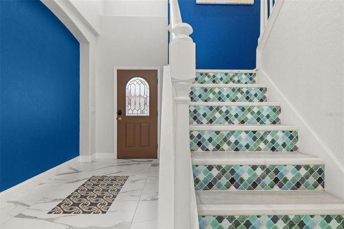 Image No.9-6 Bed House for sale