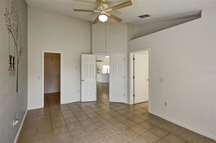 Image No.12-4 Bed House for sale