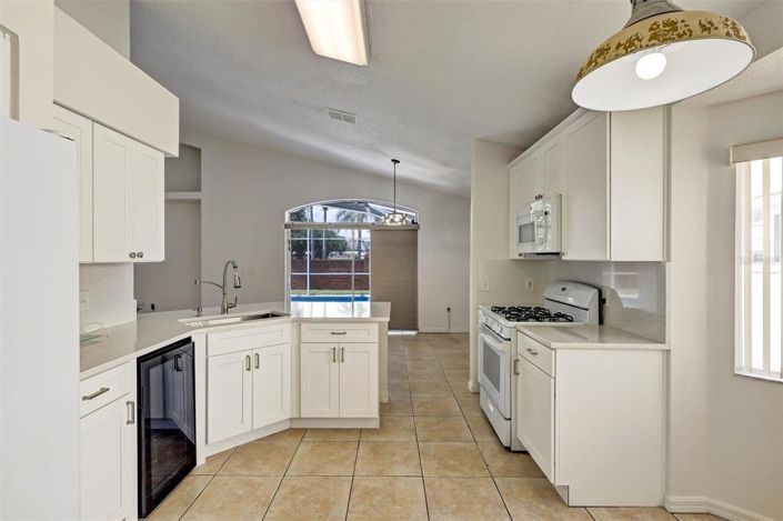 Image No.20-4 Bed House for sale