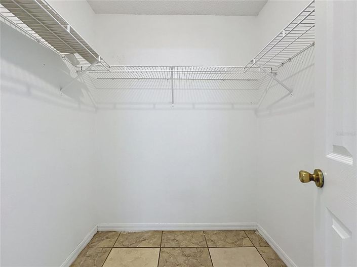 Image No.11-4 Bed House for sale