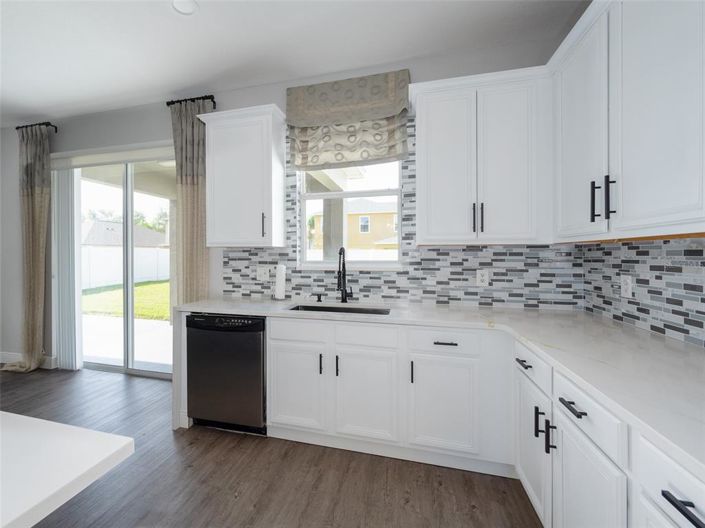 Image No.8-3 Bed House for sale