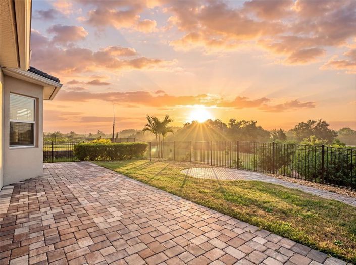 Image No.2-6 Bed House for sale