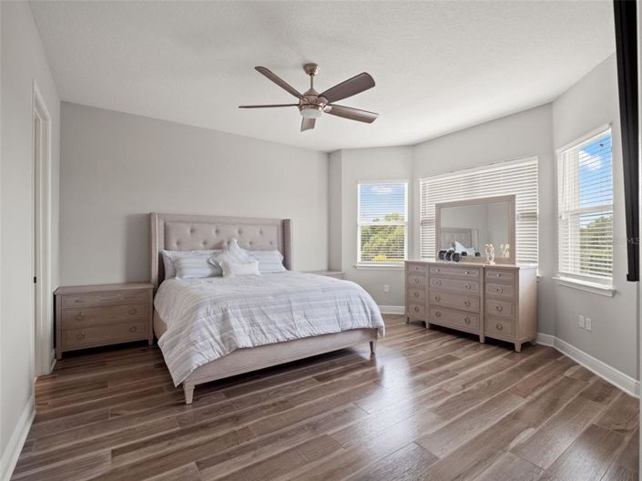 Image No.30-6 Bed House for sale