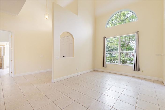 Image No.31-5 Bed House for sale