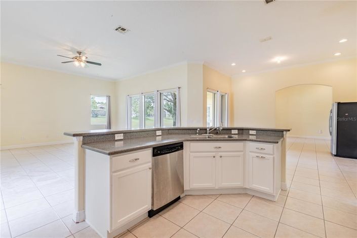 Image No.36-5 Bed House for sale