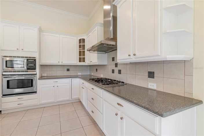 Image No.38-5 Bed House for sale