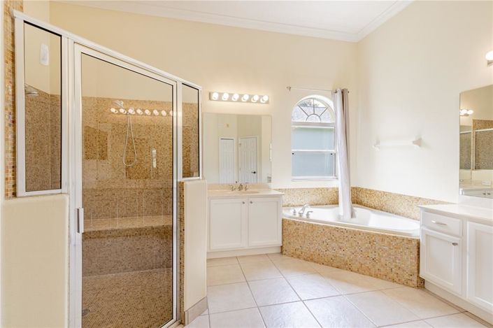 Image No.49-5 Bed House for sale