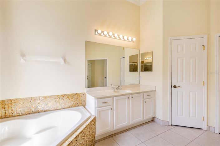 Image No.54-5 Bed House for sale