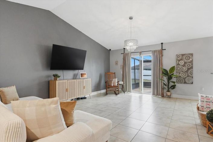 Image No.17-3 Bed House for sale