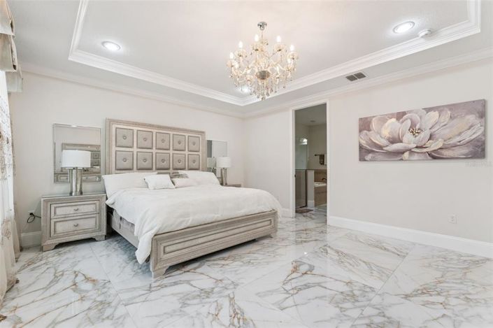 Image No.13-5 Bed House for sale