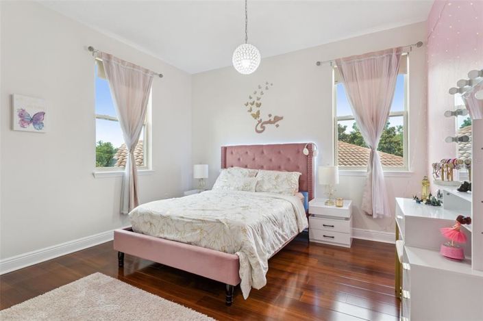 Image No.24-5 Bed House for sale