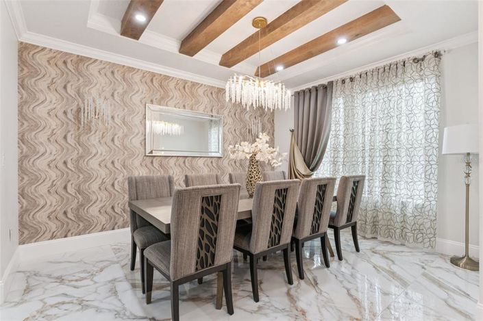 Image No.3-5 Bed House for sale