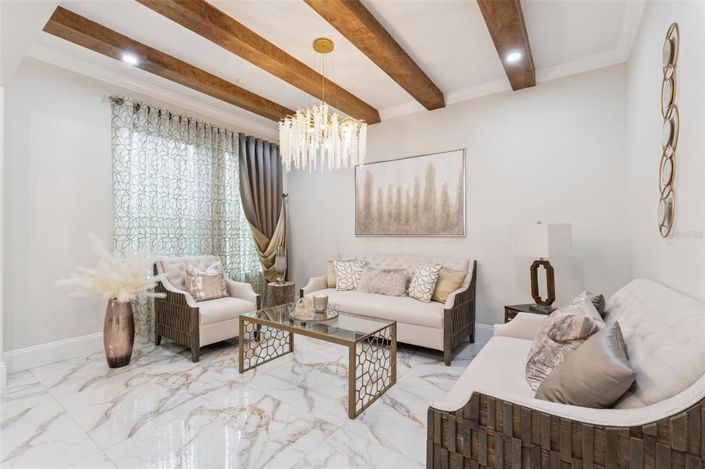 Image No.4-5 Bed House for sale