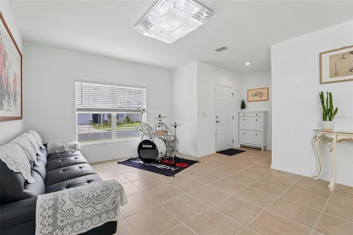 Image No.12-4 Bed House for sale