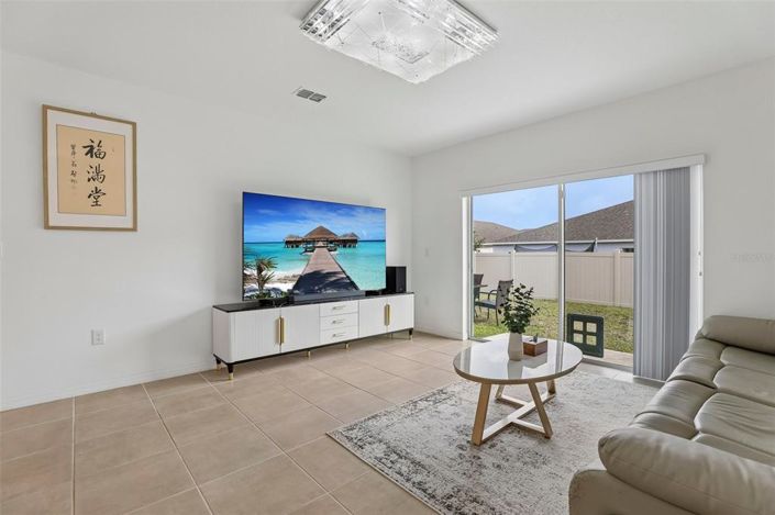 Image No.3-4 Bed House for sale