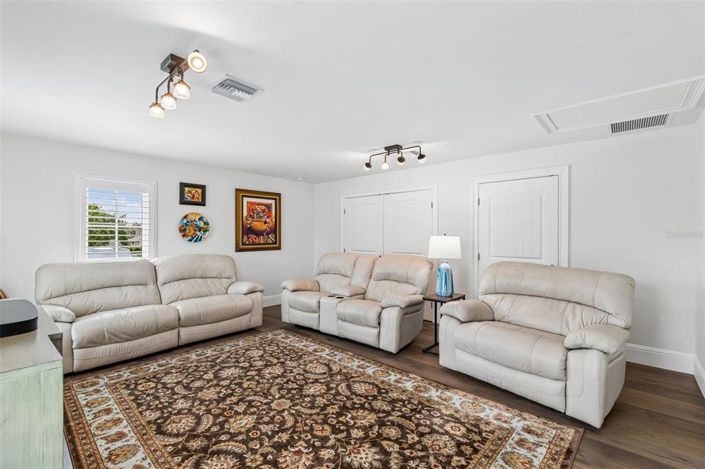 Image No.47-4 Bed House for sale