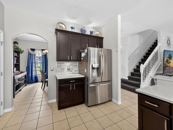 Image No.19-5 Bed House for sale