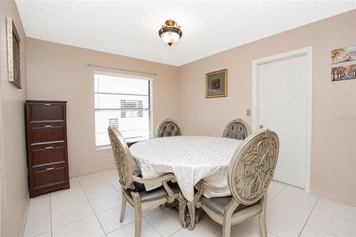 Image No.6-3 Bed House for sale