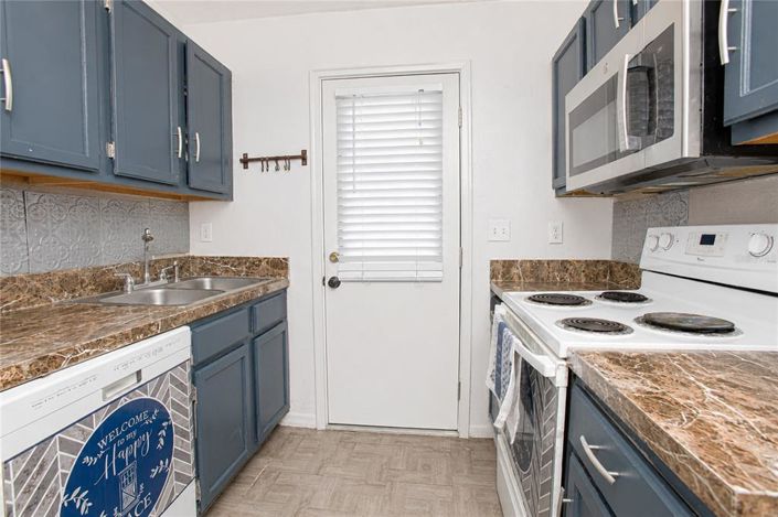 Image No.9-3 Bed House for sale