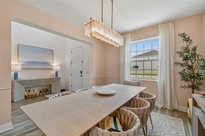 Image No.8-5 Bed House for sale