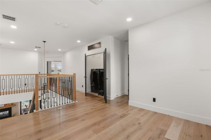 Image No.29-6 Bed House for sale