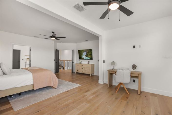 Image No.32-6 Bed House for sale