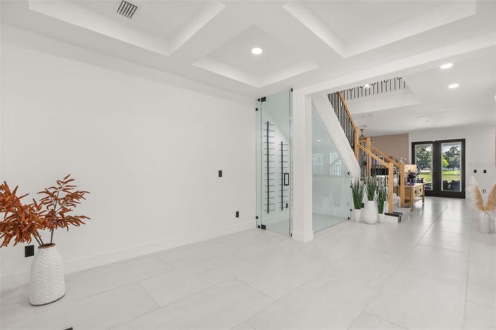 Image No.4-6 Bed House for sale