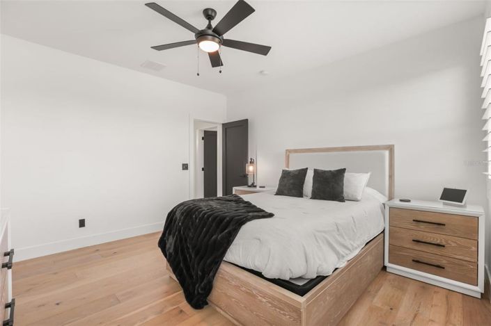 Image No.51-6 Bed House for sale