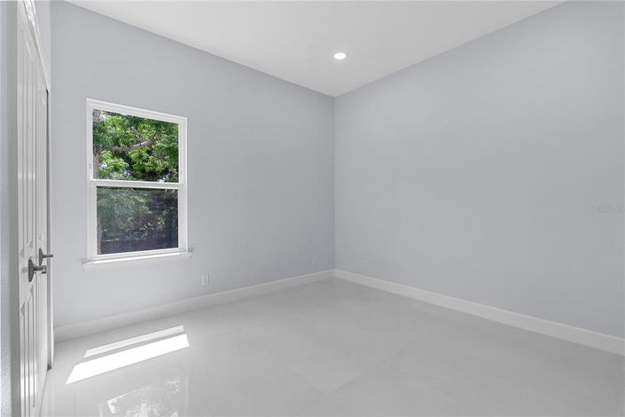 Image No.24-4 Bed House for sale