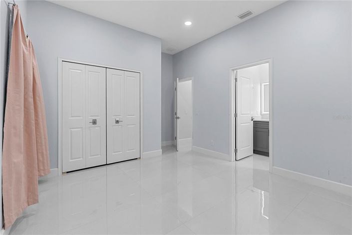 Image No.28-4 Bed House for sale