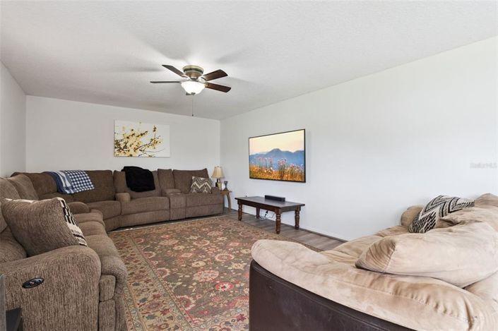 Image No.18-5 Bed House for sale