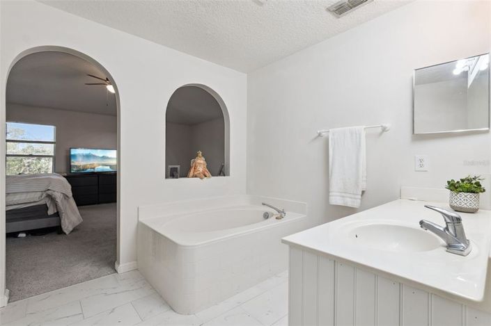 Image No.27-5 Bed House for sale